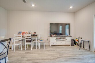1225 Fairchild Vlg Dr in Pensacola, FL - Building Photo - Building Photo