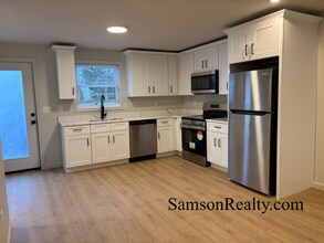 39 Schofield St in Providence, RI - Foto de edificio - Building Photo