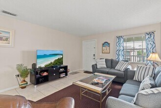 1531 Placida Rd in Englewood, FL - Foto de edificio - Building Photo