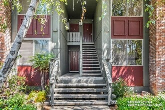 99 E Middlefield Rd in Mountain View, CA - Building Photo - Building Photo