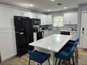 1394 Riverside Cir in Wellington, FL - Building Photo - Building Photo