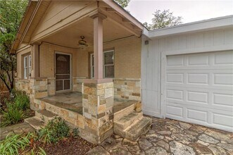607 E 15th St in Georgetown, TX - Building Photo - Building Photo