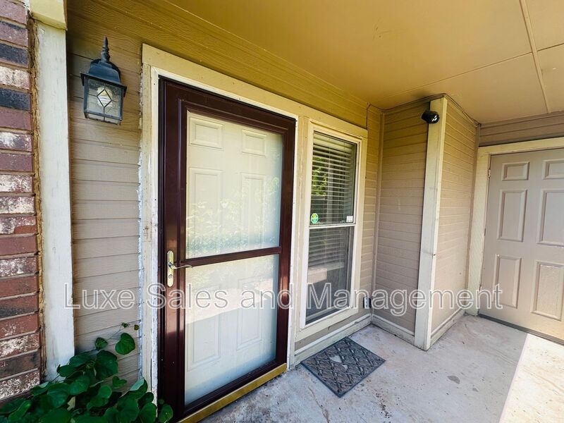 11413 Springhollow Rd in Oklahoma City, OK - Building Photo