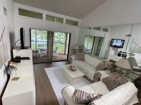 202 Woodlake Wynde in Oldsmar, FL - Building Photo