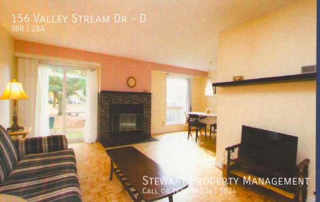 156 Valley Stream Dr in Ottawa, ON - Building Photo - Building Photo