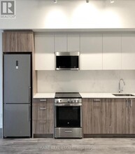 913-1787 ST CLAIR Ave in Toronto, ON - Building Photo - Building Photo