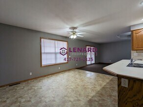 2355 W South St in Bolivar, MO - Building Photo - Building Photo