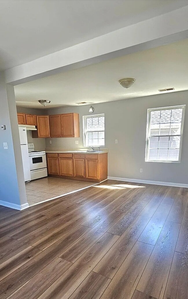 129 Main St