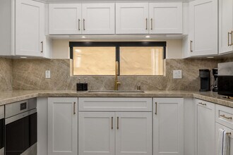 357 Playa Del Sur St in San Diego, CA - Building Photo - Building Photo