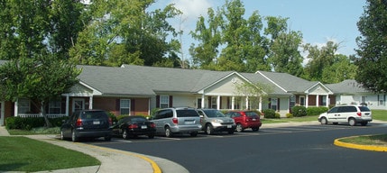 Forest Creek in Richmond, VA - Foto de edificio - Building Photo