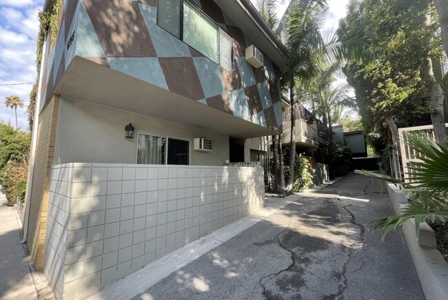6345 Primrose Ave, Unit 7, Unit 7