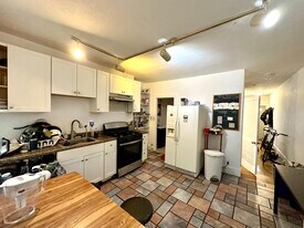 8 Sewall St, Unit 1 in Boston, MA - Building Photo