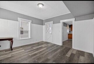 173 Myrtle Ave, Unit 2 in Fitchburg, MA - Foto de edificio - Building Photo