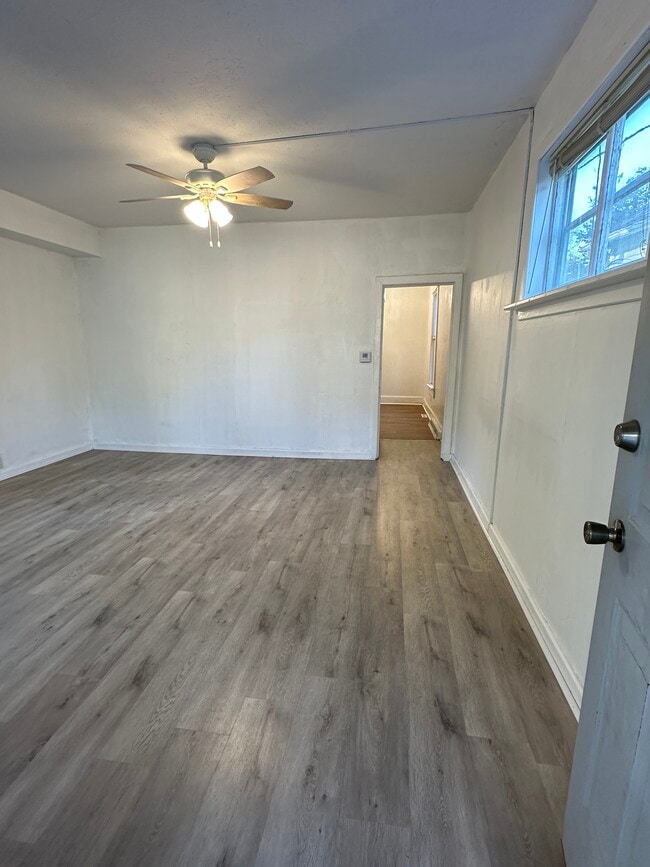 11 Walker St in Athens, OH - Foto de edificio - Building Photo