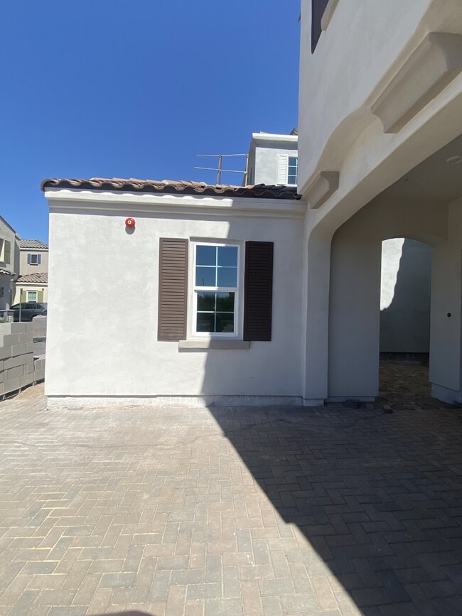 property at 1483 E Dublin St