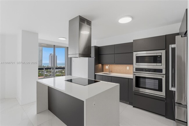 19101 NE 36th Pl in Aventura, FL - Foto de edificio - Building Photo