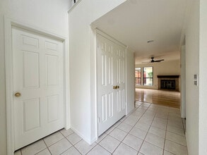 983 E Foxhill Dr in Fresno, CA - Building Photo - Building Photo