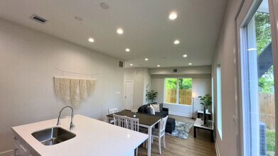 835 Dorchester St in Houston, TX - Building Photo - Building Photo