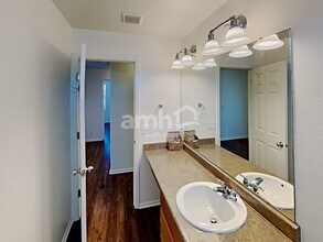 16192 E 53rd Pl in Denver, CO - Building Photo - Building Photo