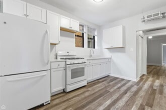 7653 S Kingston Ave in Chicago, IL - Foto de edificio - Building Photo