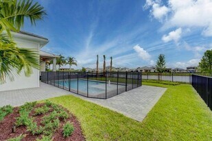 12719 Nautilus Cir in Palm Beach Gardens, FL - Building Photo