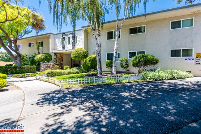 642 Blythe Ct, Unit 25 in Sunnyvale, CA - Building Photo - Building Photo