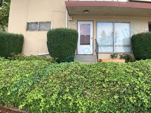5425 SE 17th Ave in Portland, OR - Building Photo
