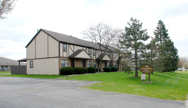 Independence Square Condominiums in Reynoldsburg, OH - Building Photo - Building Photo