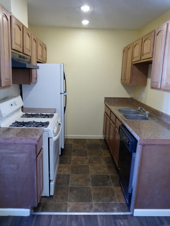 10732 E Exposition Ave, Unit 320 in Aurora, CO - Building Photo