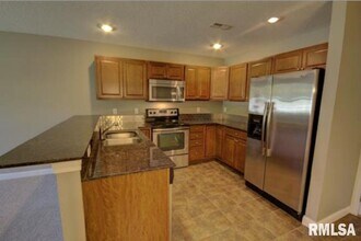 3375 Serenity Pl in Rock Island, IL - Building Photo - Building Photo