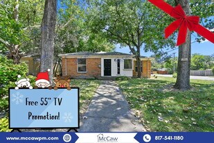 2704 Highwood Dr in Dallas, TX - Building Photo