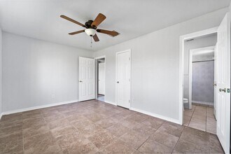 13806 Long Glen Dr in Houston, TX - Building Photo - Building Photo