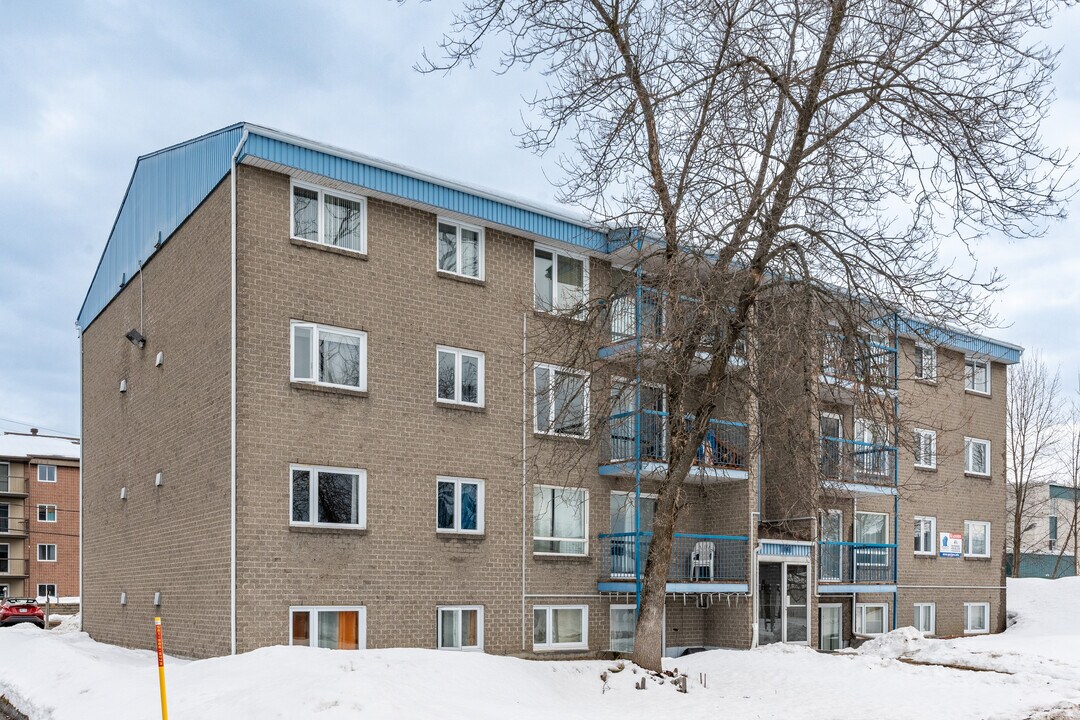 1267 Chateaubriand St in Lévis, QC - Building Photo