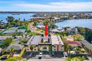 2704 2nd St in Indian Rocks Beach, FL - Building Photo