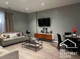 811 S Kedzie Ave, Unit GDN in Chicago, IL - Building Photo