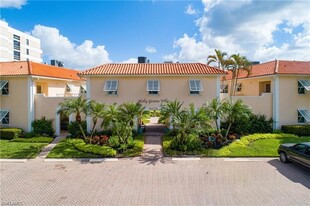 3070 Gulf Shore Blvd N in Naples, FL - Building Photo - Building Photo