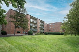 The Heritage at Wyoming in Wyoming, OH - Foto de edificio - Building Photo