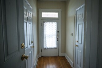 813 N Market St, Unit B in Frederick, MD - Building Photo - Building Photo