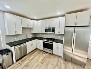 2156 Diamond St in San Diego, CA - Building Photo - Building Photo