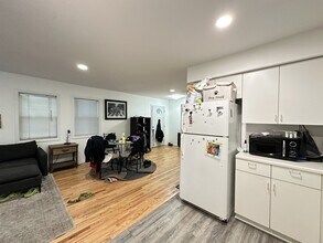 1827 N Marshfield Ave, Unit 1 in Chicago, IL - Foto de edificio - Building Photo