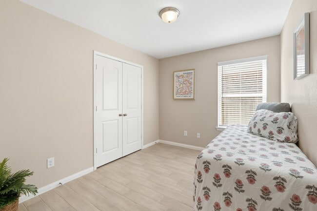 property at 1001 Strawberry Ridge Dr