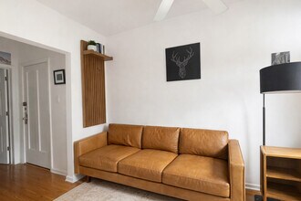 685 W Wrightwood Ave in Chicago, IL - Foto de edificio - Building Photo