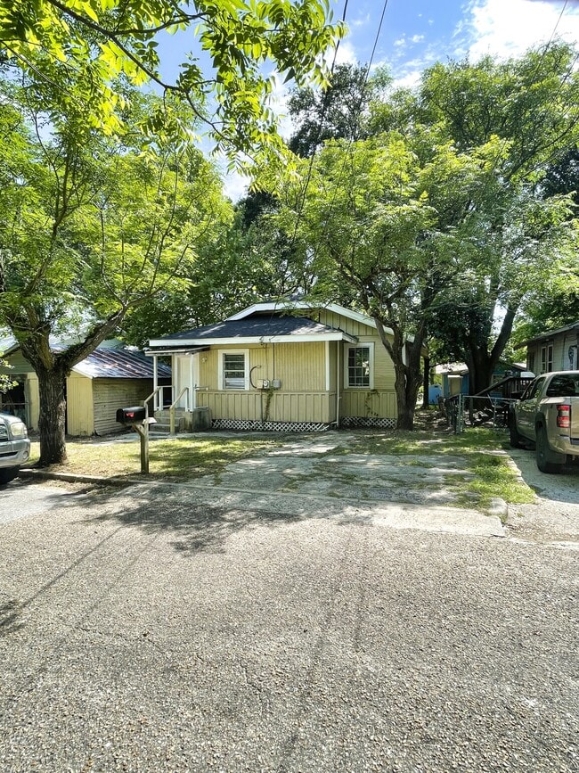 property at 17 Gulf St