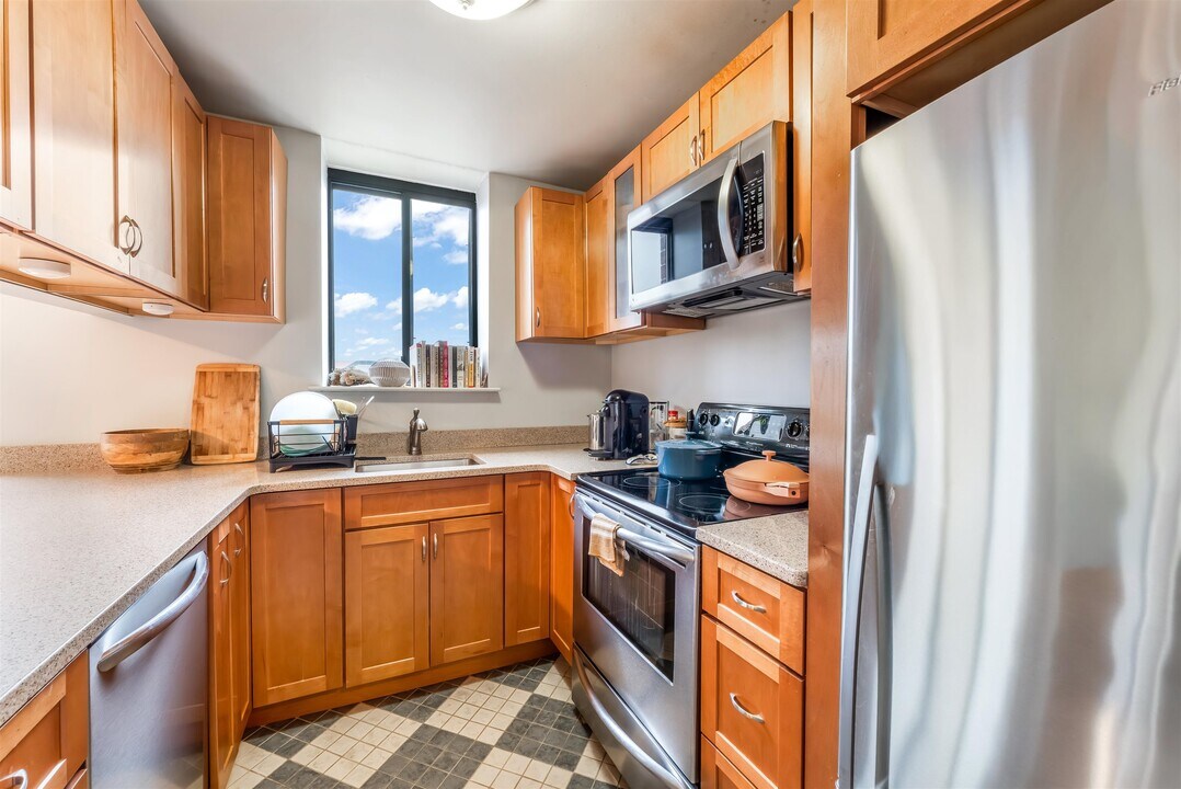 300 NEWARK St in Hoboken, NJ - Building Photo