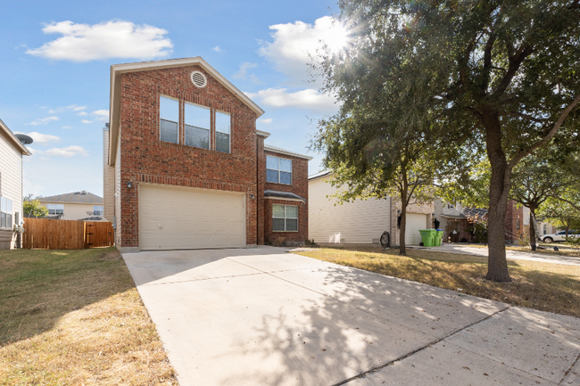 11054 Barclay St in San Antonio, TX - Foto de edificio - Building Photo