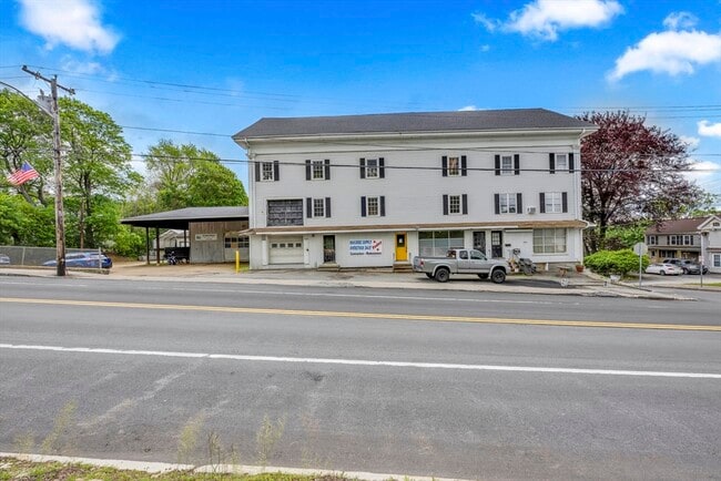 200 Main St in Spencer, MA - Building Photo - Building Photo