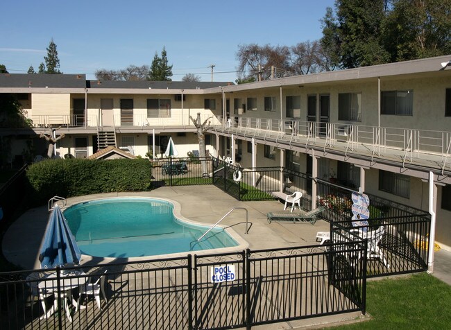 Aspen Court Apartments in Pacheco, CA - Building Photo - Building Photo