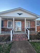 155 Rebecca Dr in Hendersonville, TN - Building Photo