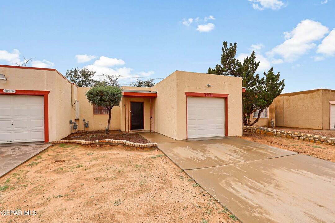 10914 Pelhem Rd in El Paso, TX - Building Photo
