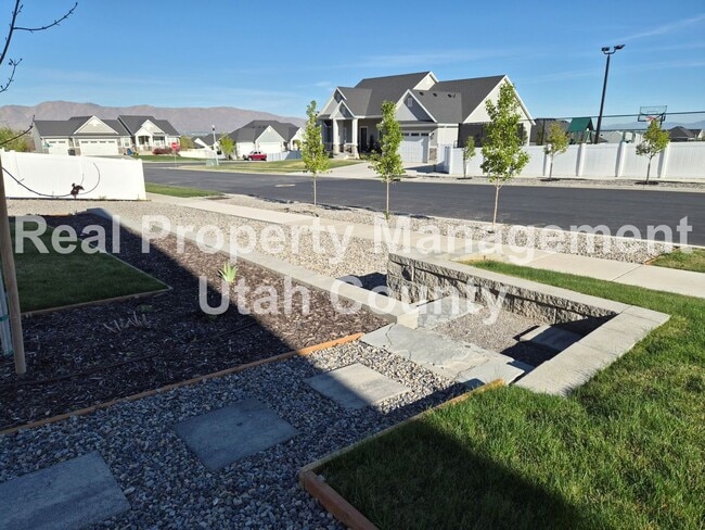 1624 S 210 W in Salem, UT - Building Photo - Building Photo